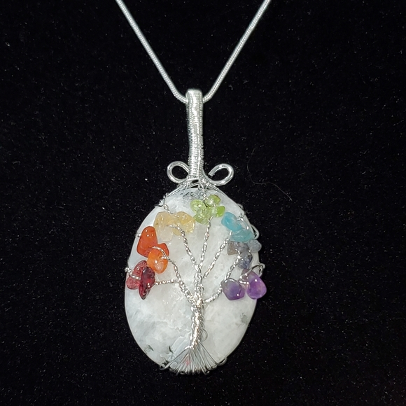 GIFT IDEA White Dendritic Agate Chakra Pendant - Picture 7 of 8